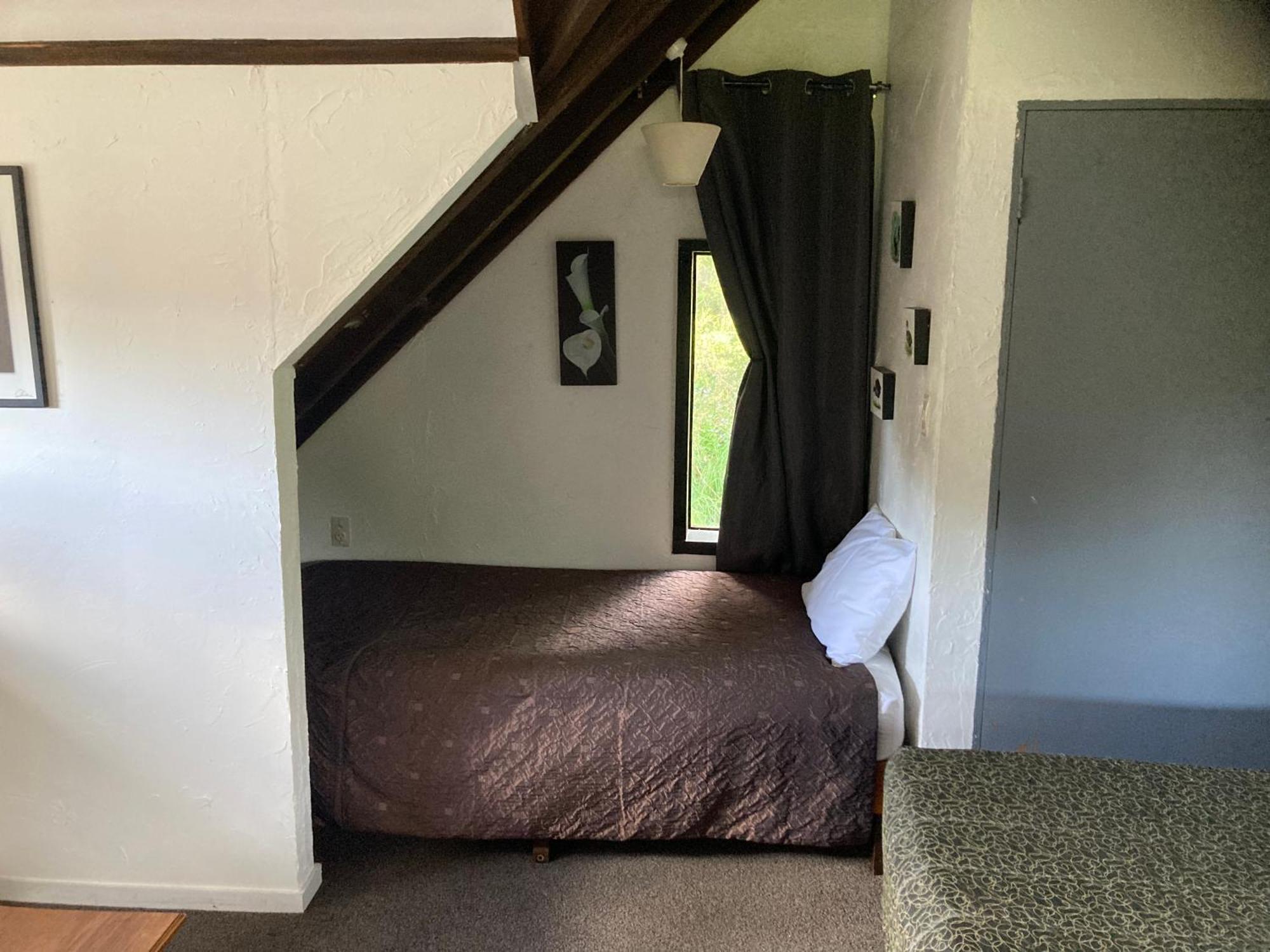 The Chalet Bed And Breakfast-Peace And Quiet In The Country 12 Minutes From City Dunedin Exterior photo
